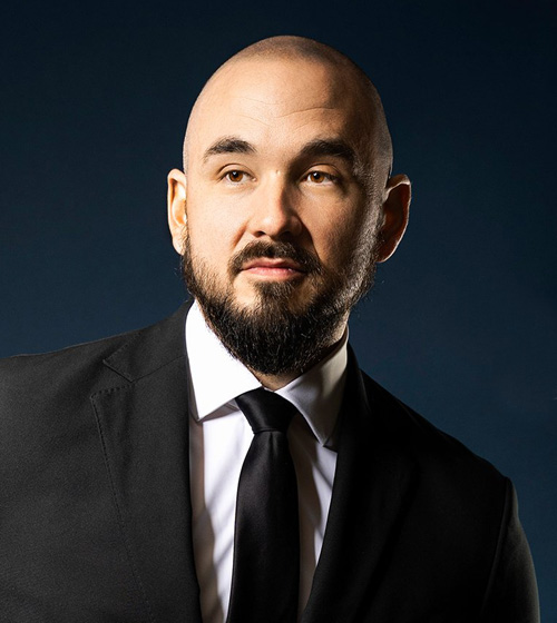 Portrait of DJ Elements