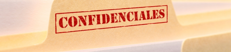 File with the word "Confidenciales" stenciled on it.
